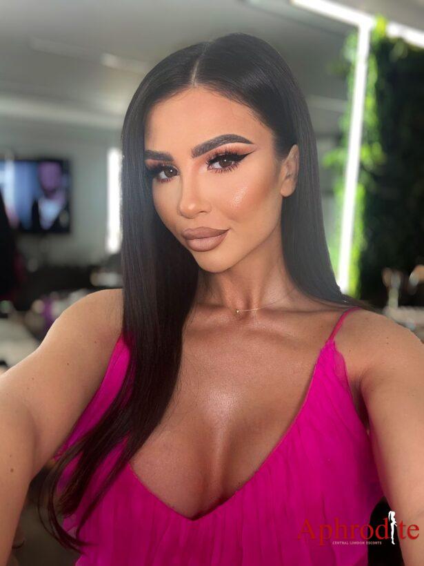 selfie london escorts Aphrodite Agency 24/7- Call Now! Crina